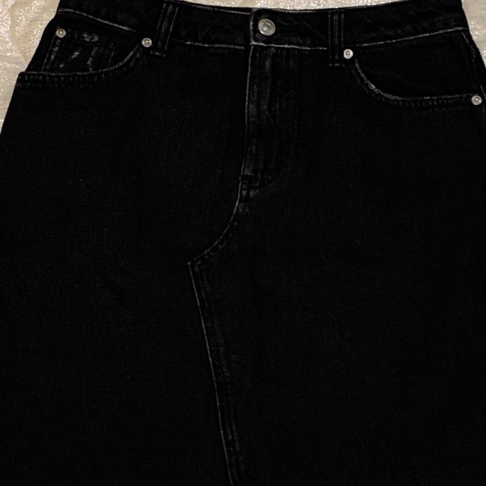 H&M Black Denim Skirt